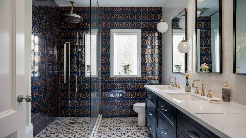 Bathroom rich navy tiles with intricate patterns