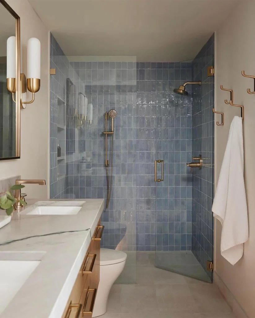 Minimalist White Bathroom With Marble Walls